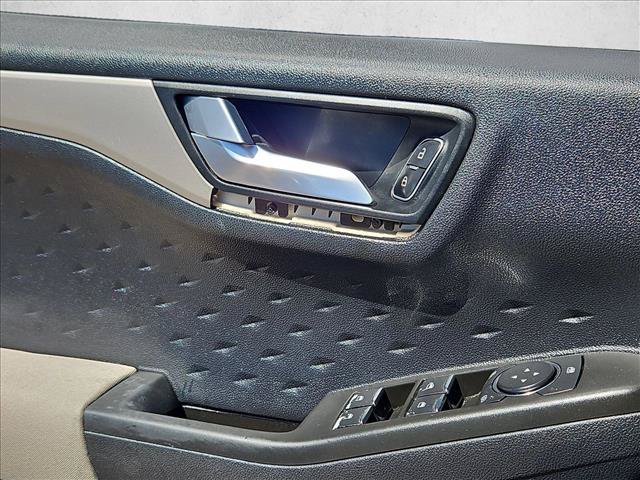 Used 2020 Ford Escape SE FWD image 12