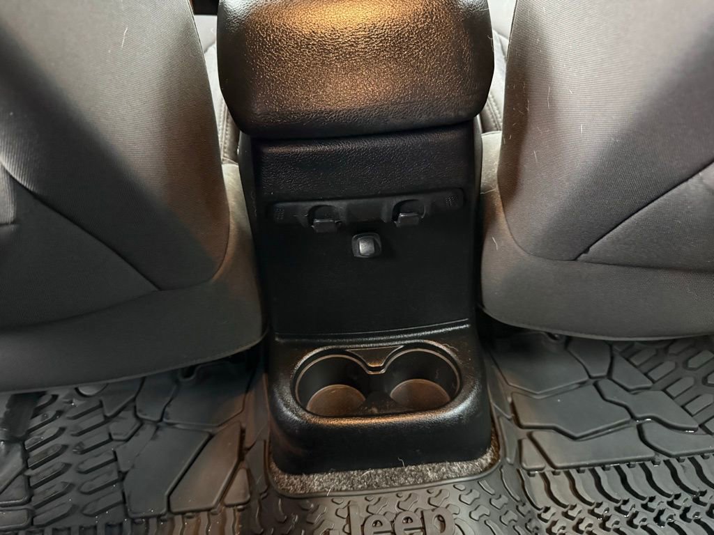 Used 2013 Jeep Wrangler Unlimited Sport image 38