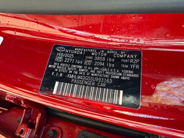 Certified 2025 Hyundai Elantra Sport image 33