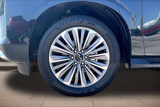 Used 2025 INFINITI QX80 Sensory AWD/4WD image 8