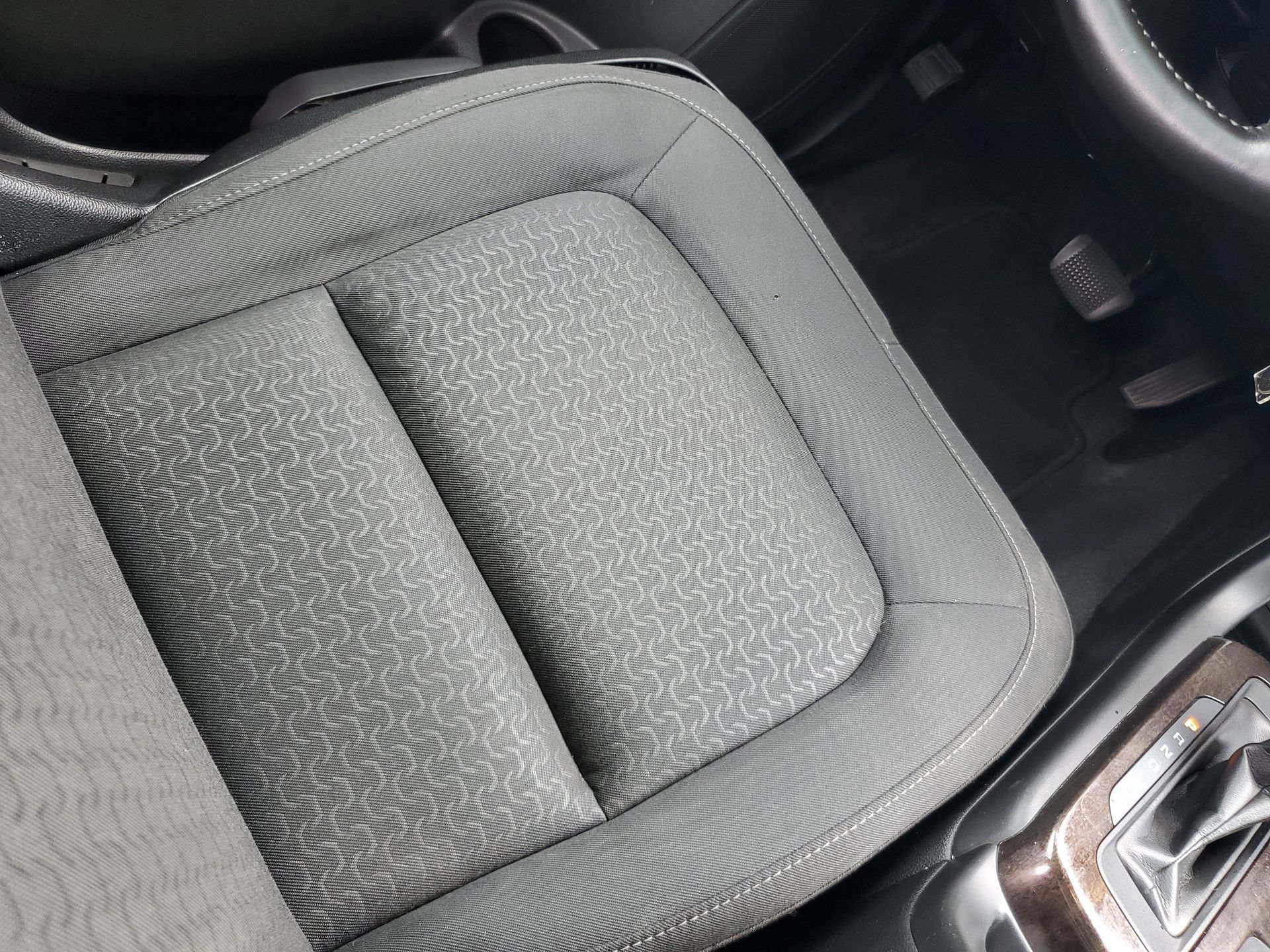 Used 2019 GMC Canyon SLE w/ Elevation Edition RWD image 14