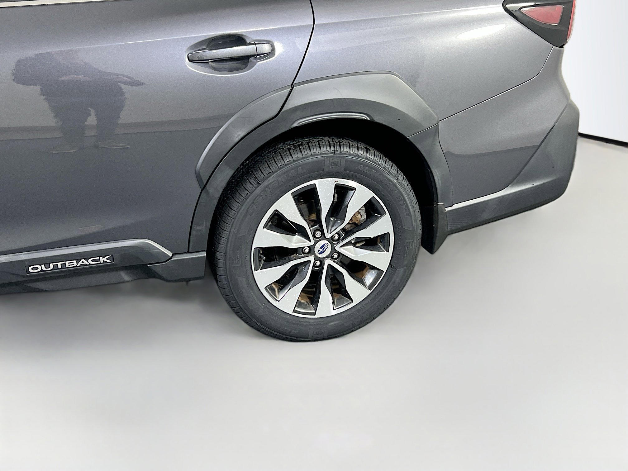 Used 2023 Subaru Outback Limited image 31