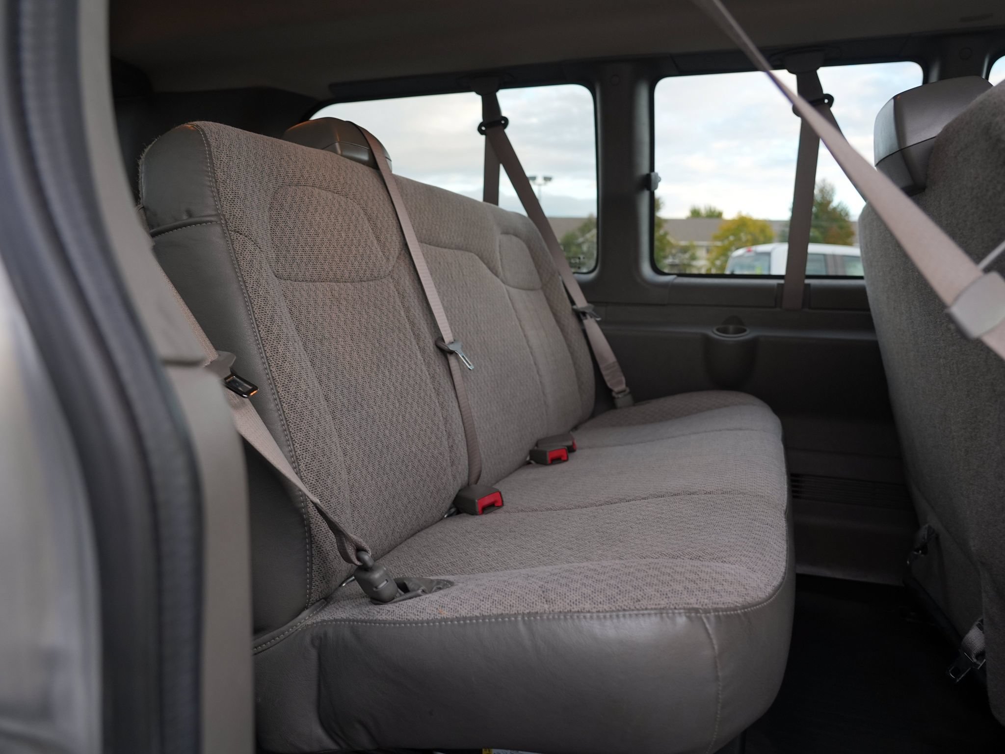 Used 2018 Chevrolet Express 2500 LS w/ Driver Convenience Package RWD image 27