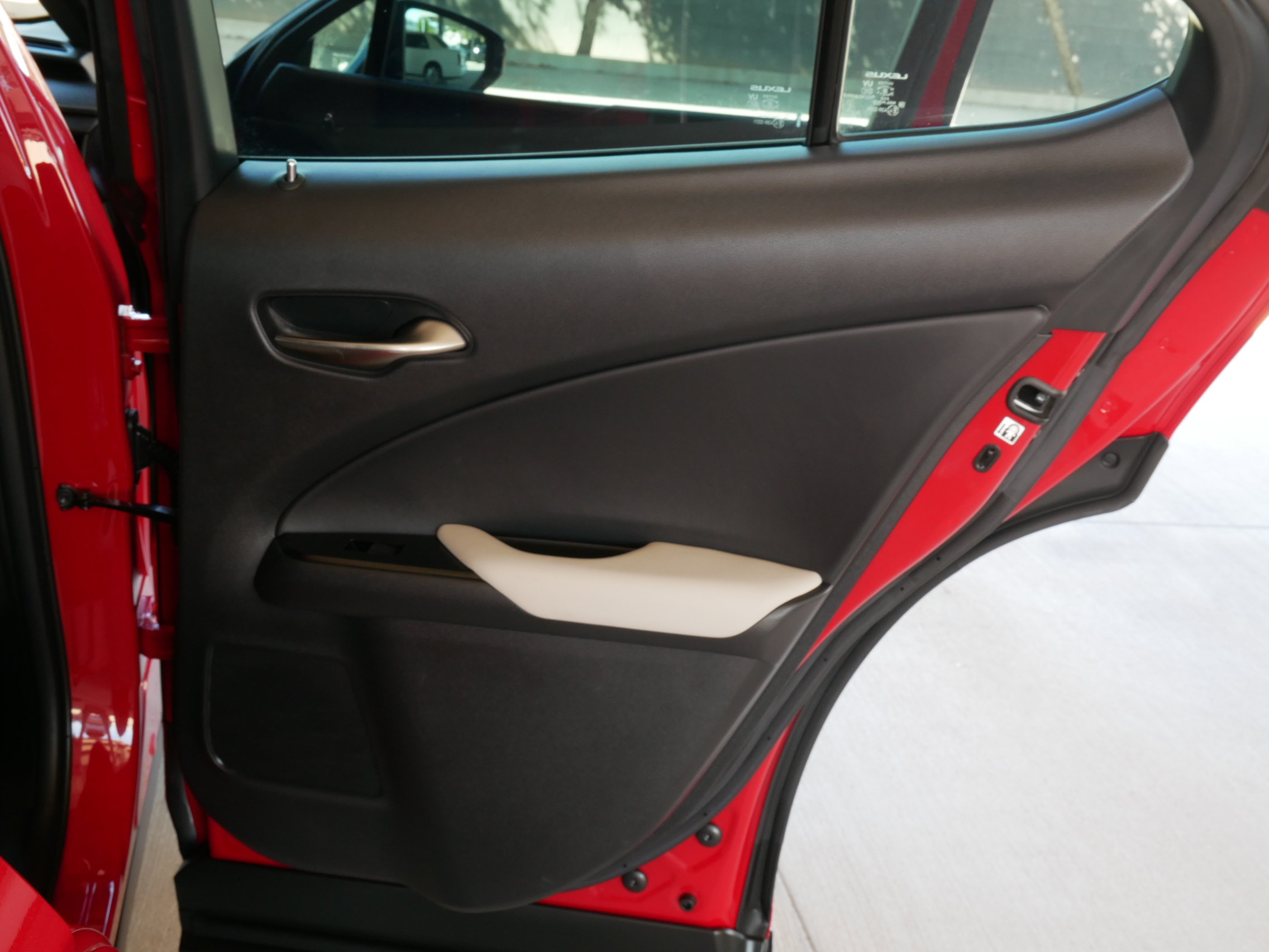Used 2024 Lexus UX 250h FWD w/ Premium Package image 18