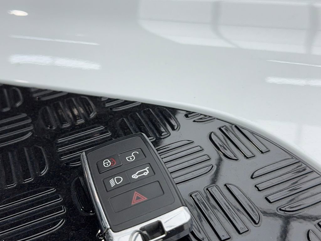 Used 2024 Land Rover Defender 110 S image 62