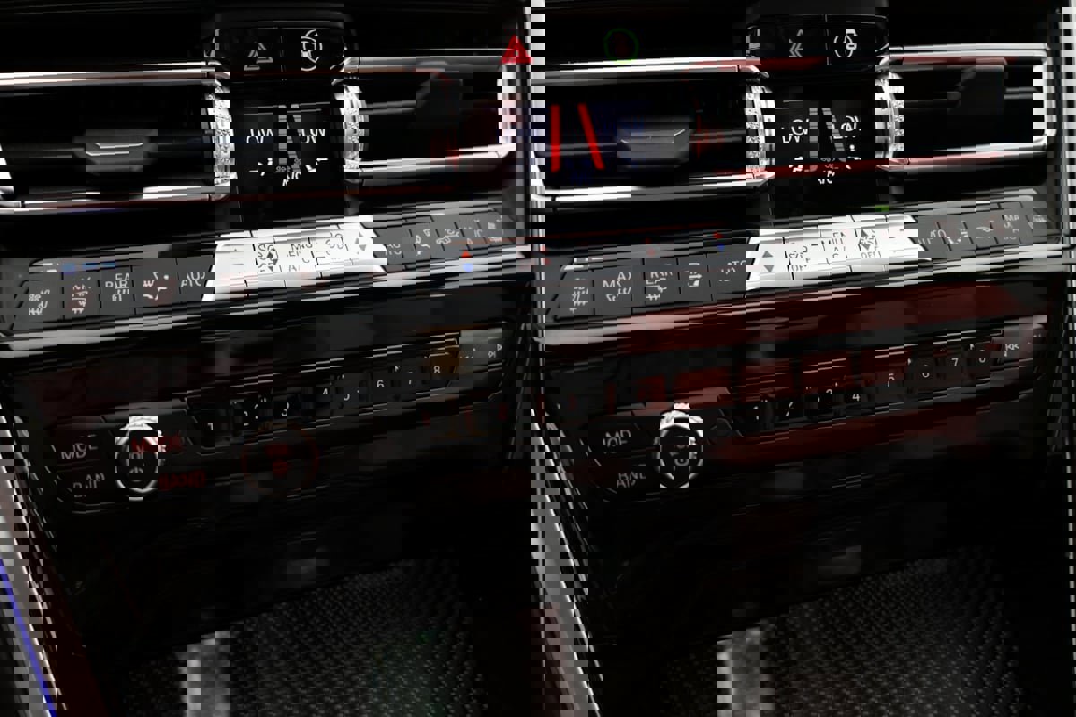 Used 2024 BMW M850i Gran Coupe xDrive w/ M Carbon Exterior Package image 31