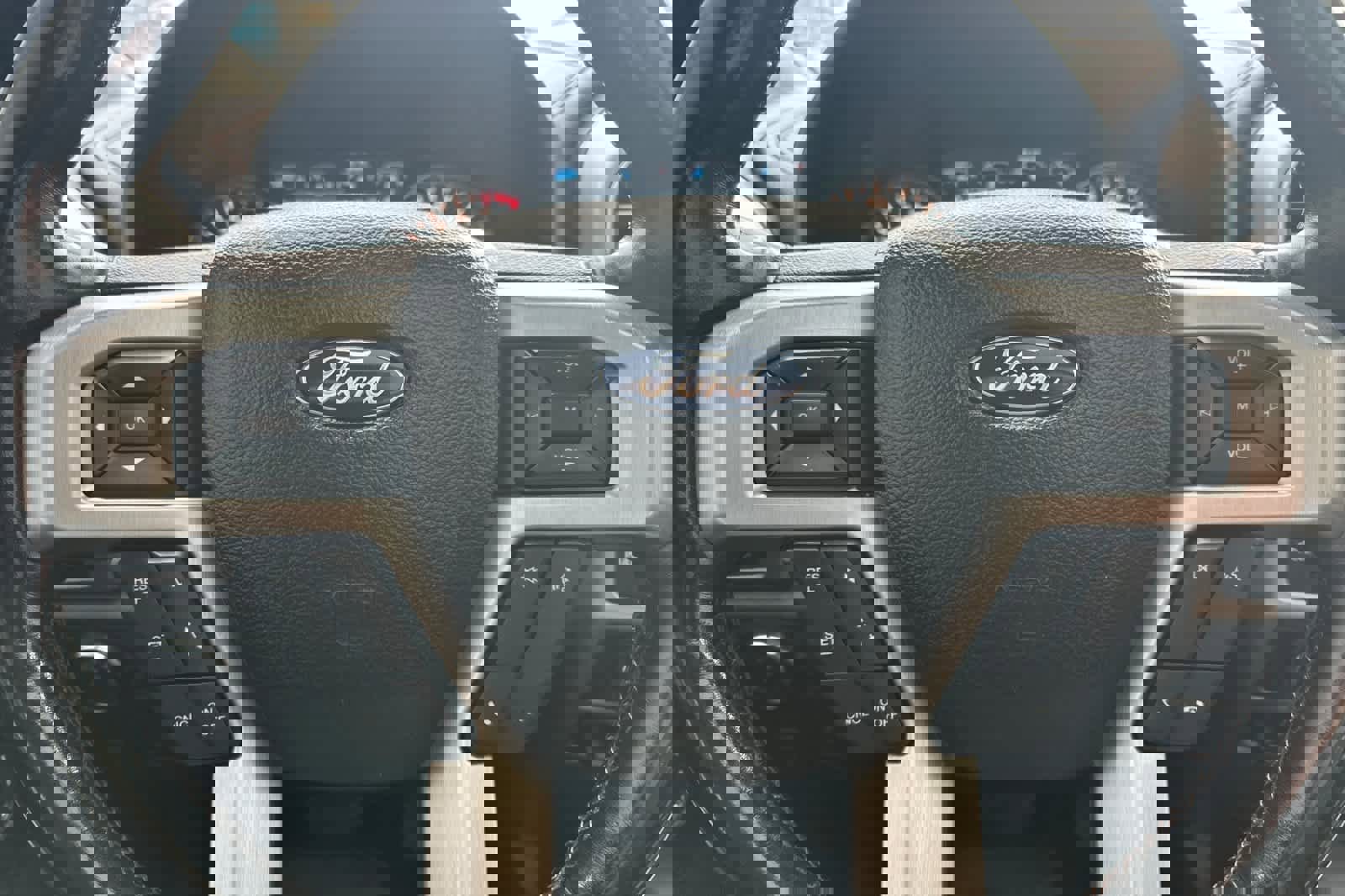 Certified 2018 Ford F150 Platinum w/ Equipment Group 701A Luxury image 23