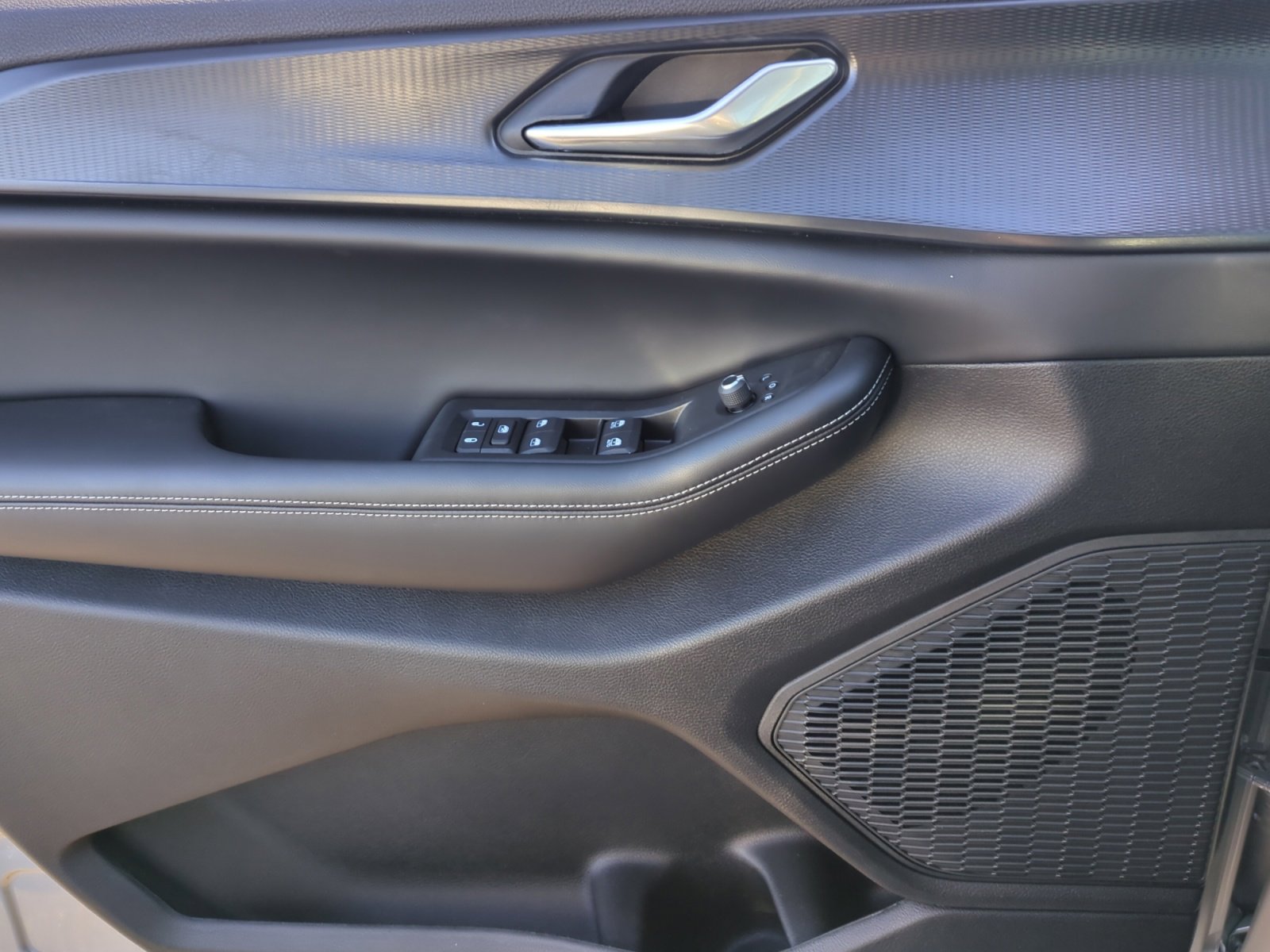 New 2025 Jeep Grand Cherokee Laredo w/ Luxury Tech Group I image 13