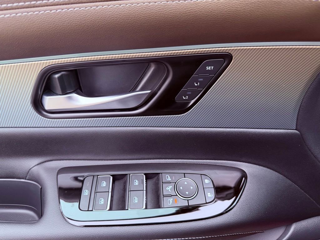 Used 2025 Nissan Murano Platinum w/ Cargo Package image 24