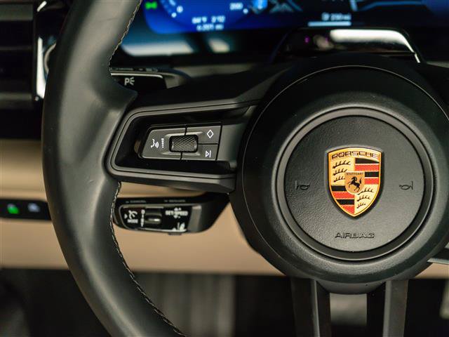 Used 2026 Porsche Macan Electric RWD image 19