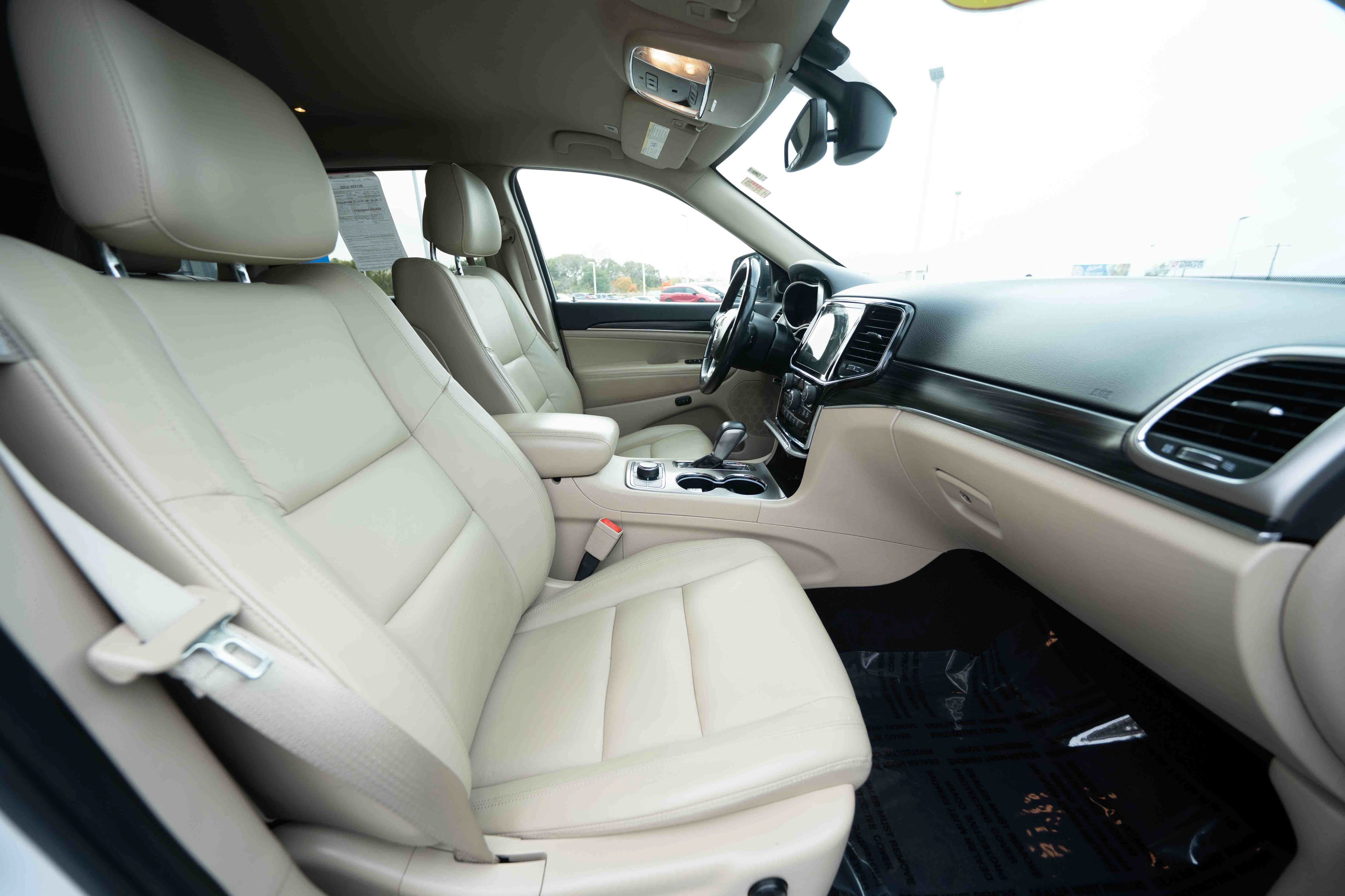 Used 2019 Jeep Grand Cherokee Limited AWD/4WD image 26