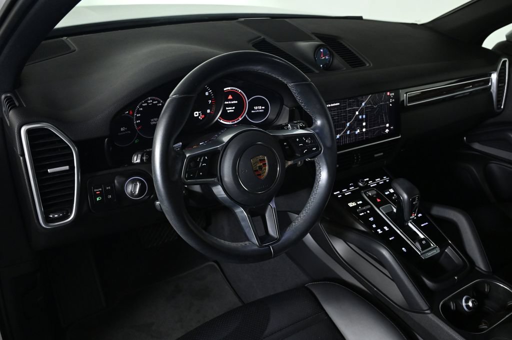 Certified 2023 Porsche Cayenne AWD/4WD image 4