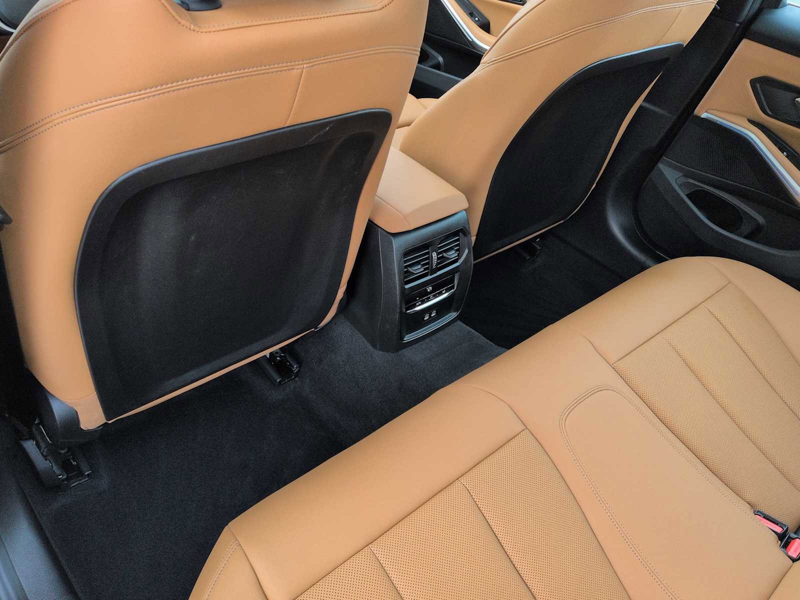 Used 2025 BMW 330i xDrive Sedan w/ Convenience Package image 19