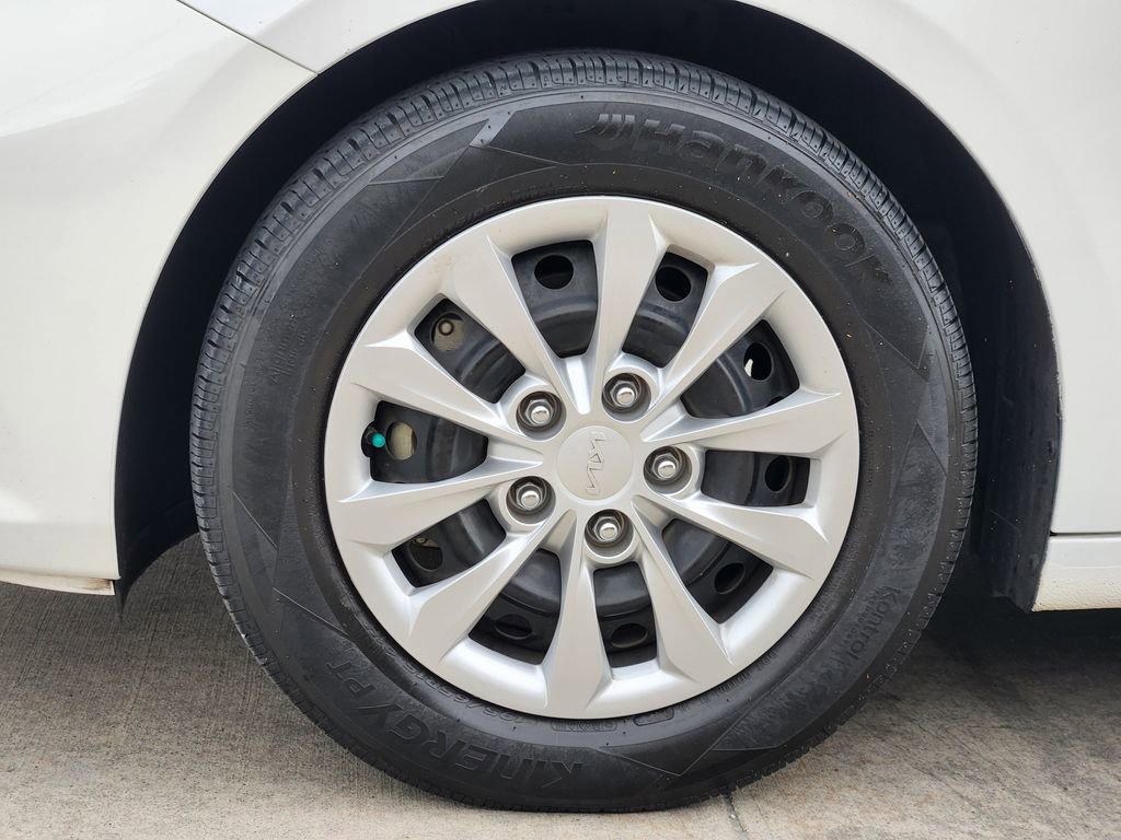 Certified 2024 Kia Forte LX image 9