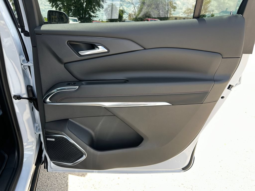 New 2026 Chevrolet Traverse RS w/ LPO, Floor Liner Package AWD/4WD image 34