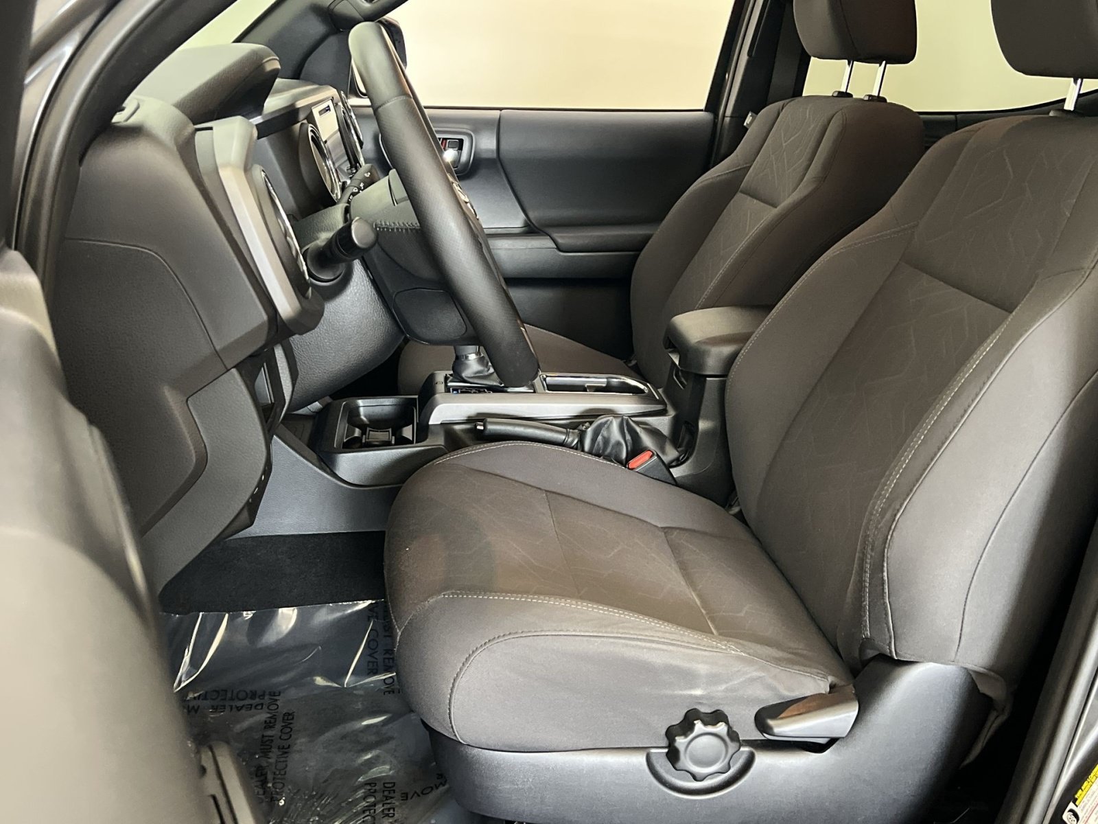 Used 2019 Toyota Tacoma TRD Off-Road AWD/4WD image 12