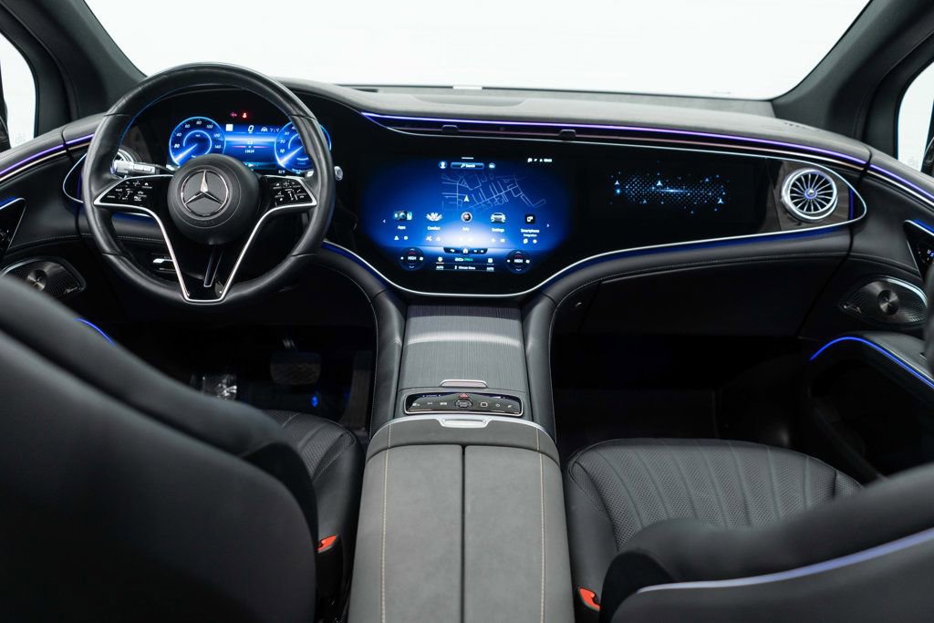 Used 2023 Mercedes-Benz EQS 580 4MATIC SUV w/ Exclusive Trim Package image 9