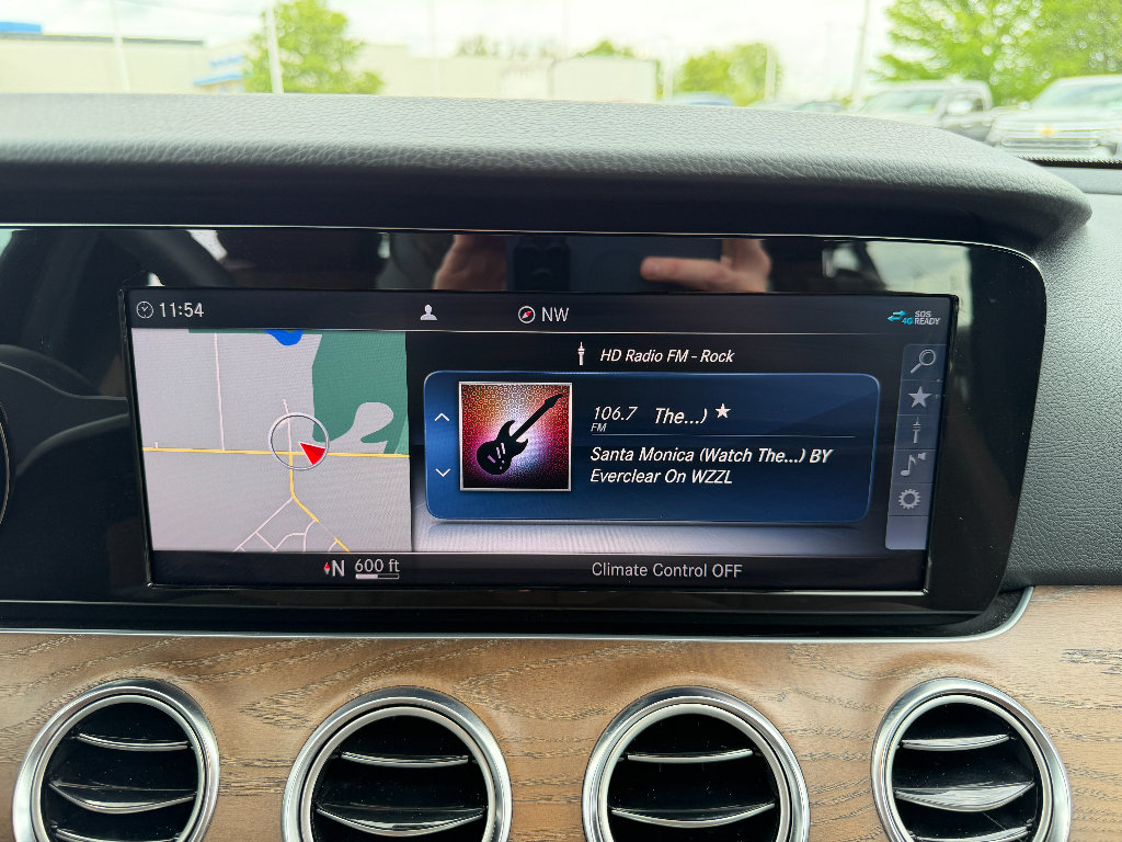 Used 2019 Mercedes-Benz E 300 4MATIC image 32