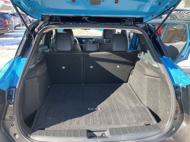 Used 2025 Nissan Kicks SR image 15
