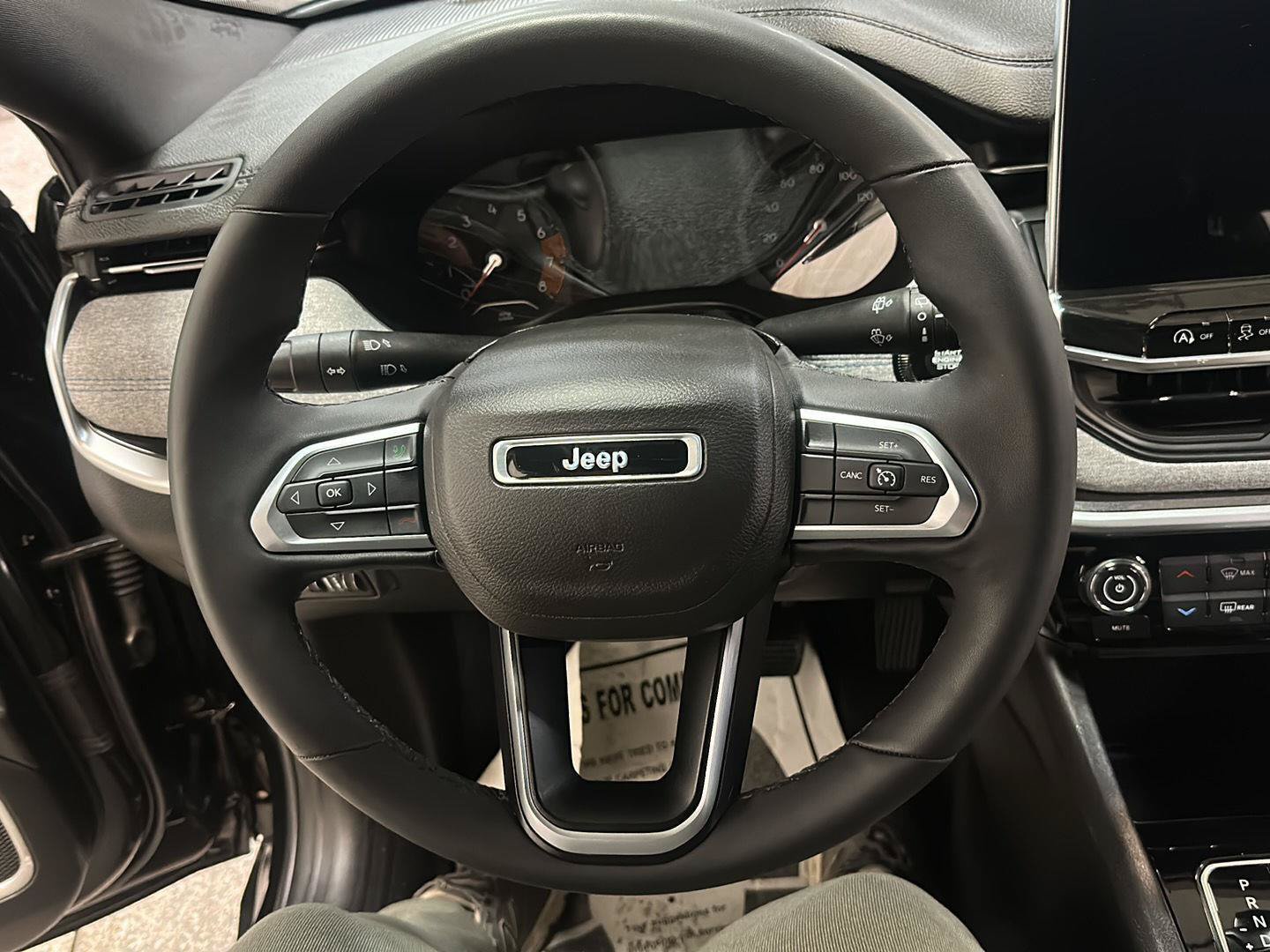 Used 2023 Jeep Compass Latitude w/ Convenience Group AWD/4WD image 18