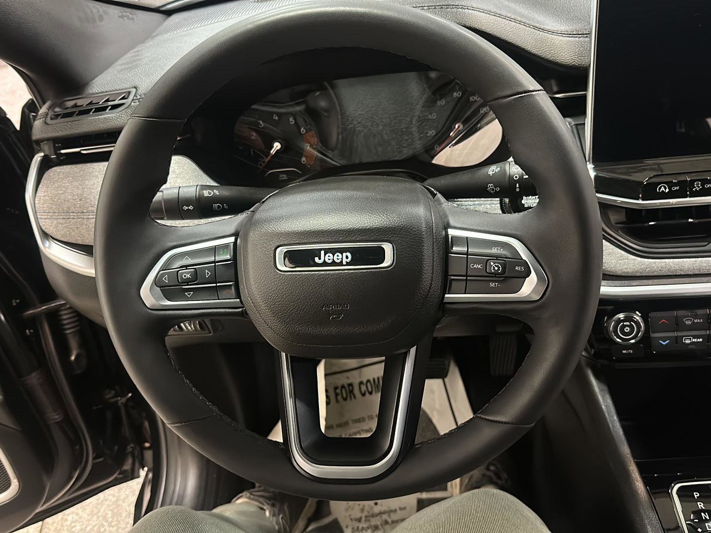 Used 2023 Jeep Compass Latitude w/ Convenience Group AWD/4WD image 18