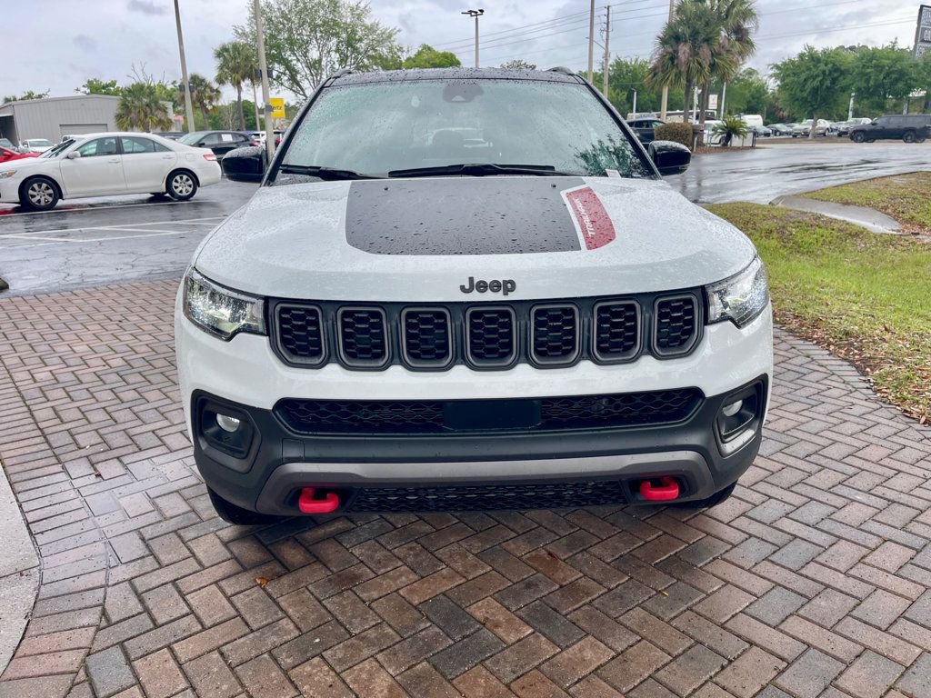 Used 2025 Jeep Compass Trailhawk image 9