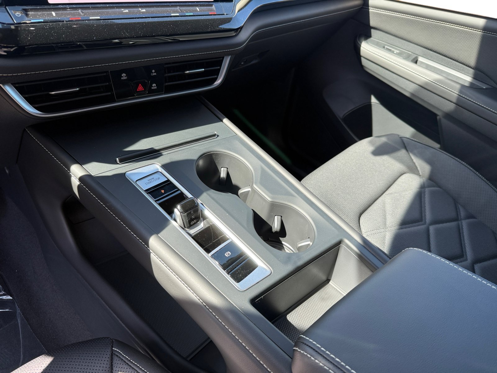 New 2026 Volkswagen Atlas SE FWD image 13