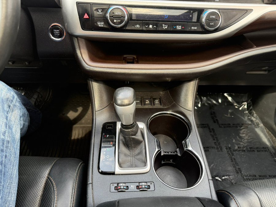 Used 2015 Toyota Highlander Limited AWD/4WD image 17