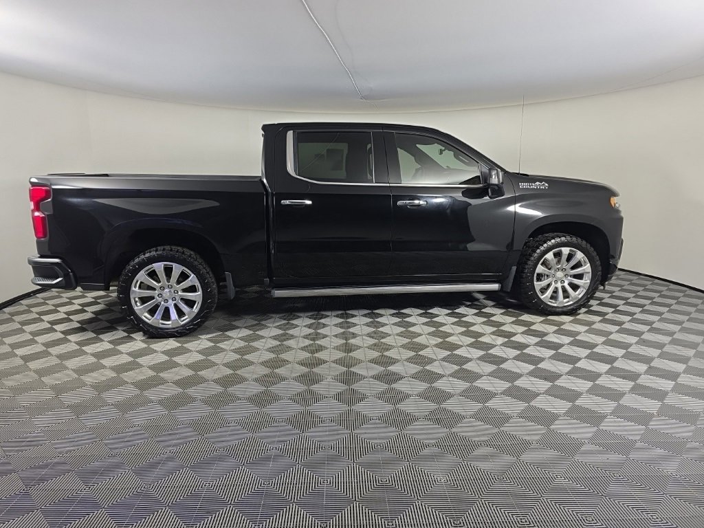 Used 2022 Chevrolet Silverado 1500 High Country w/ Technology Package image 6