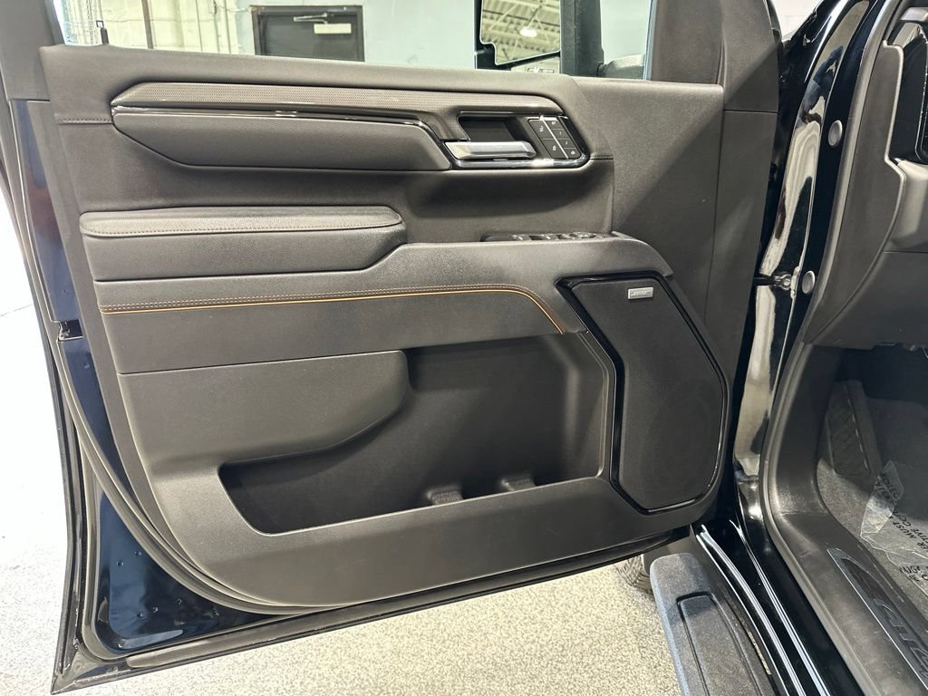 Certified 2025 GMC Sierra 2500 AT4 w/ AT4 Premium Plus Package AWD/4WD image 13