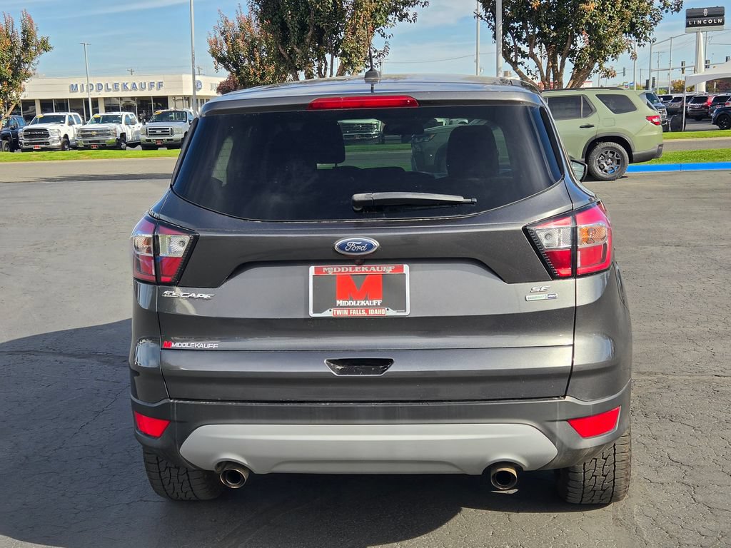 Used 2017 Ford Escape SE AWD/4WD image 4