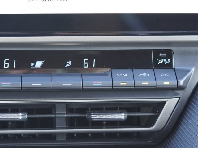 Used 2026 Toyota Camry Hybrid w/ Multimedia Upgrade Package FWD image 30