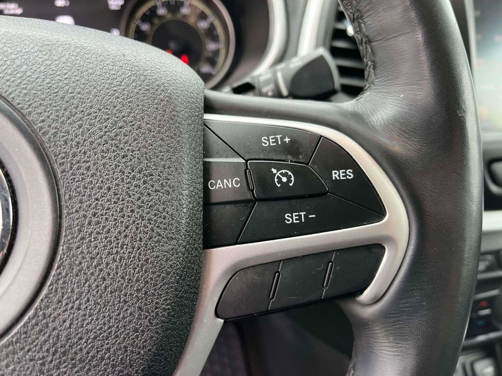 Used 2015 Jeep Cherokee Trailhawk w/ Comfort/Convenience Group image 22