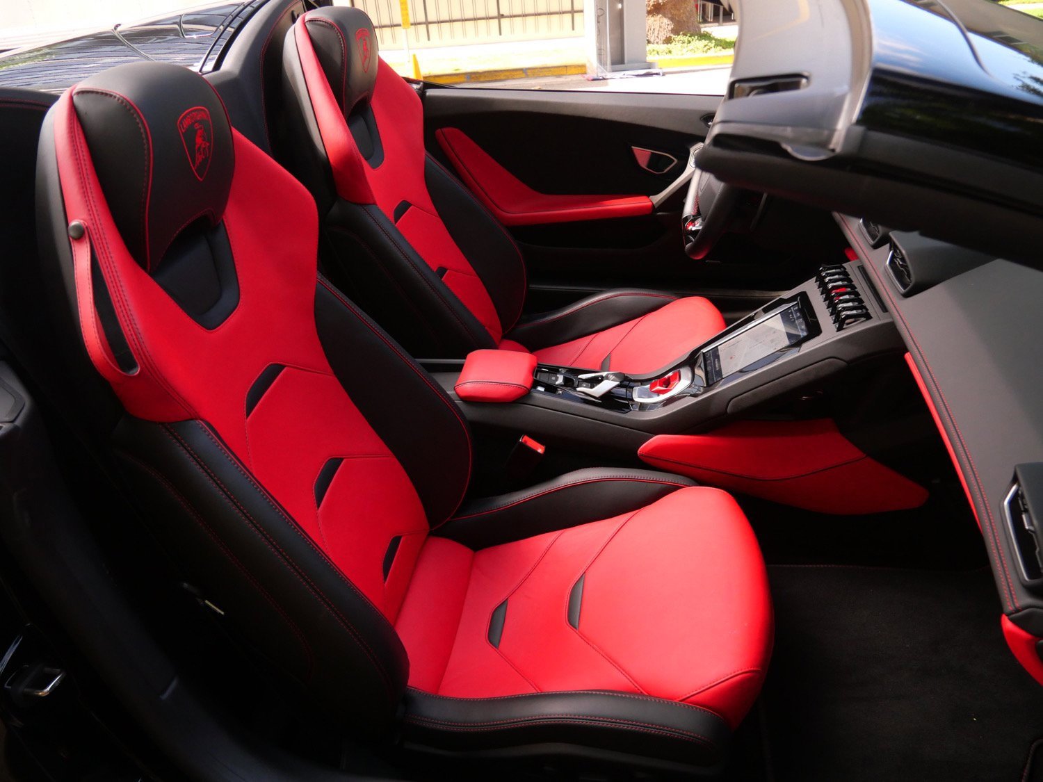 Used 2021 Lamborghini Huracan EVO image 8