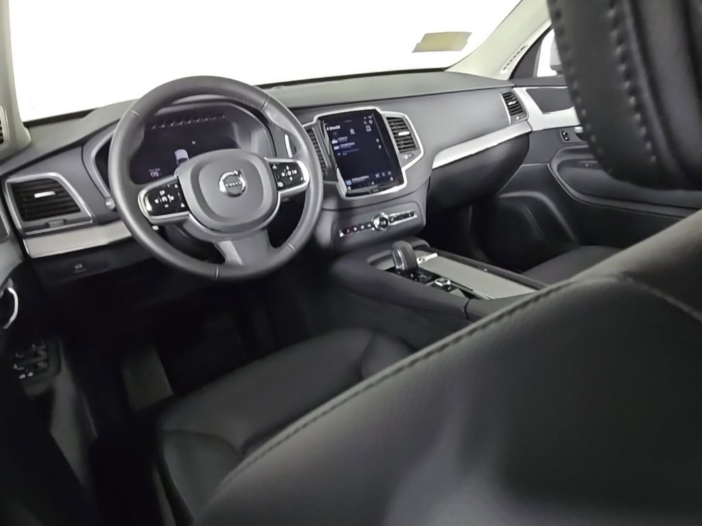 Certified 2024 Volvo XC90 B5 Core w/ Protection Package Premier image 18