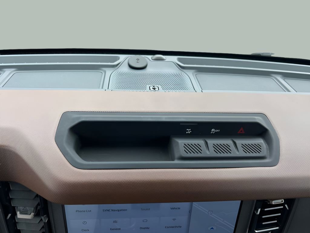 Used 2024 Ford Bronco Outer Banks image 19