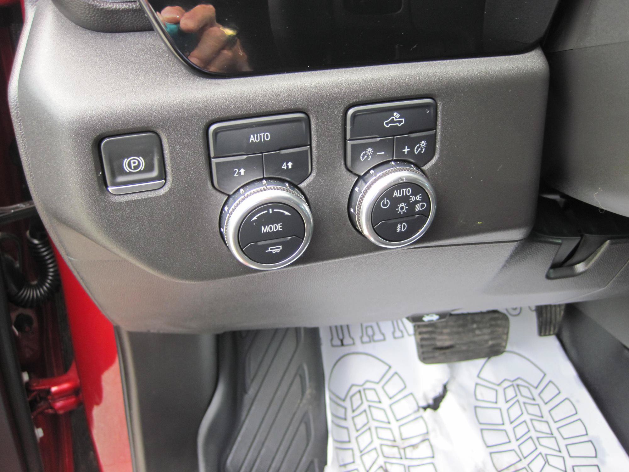 Used 2024 GMC Sierra 1500 Elevation w/ LPO, Elevation Black Package AWD/4WD image 23