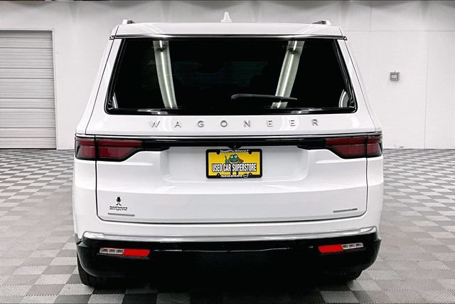 Used 2023 Jeep Wagoneer Series III w/ Premium Group I AWD/4WD image 5