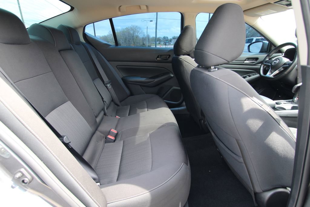 Used 2024 Nissan Altima 2.5 SV w/ SV Premium Package AWD/4WD image 9