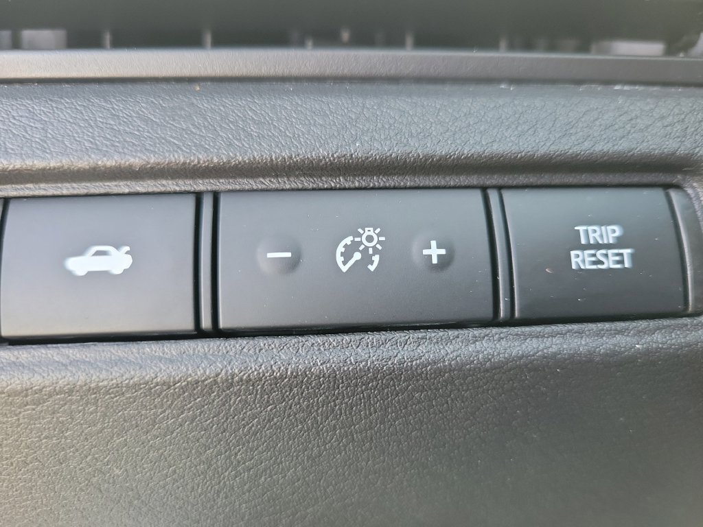 Used 2024 Nissan Altima 2.5 SV FWD image 27