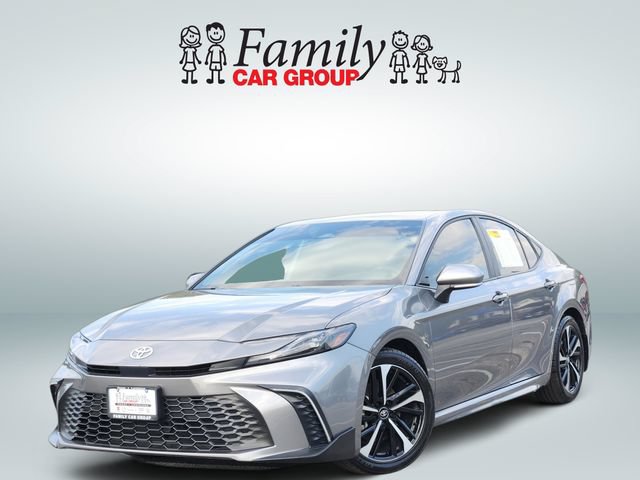 Used 2025 Toyota Camry SE w/ Convenience Package FWD image 1