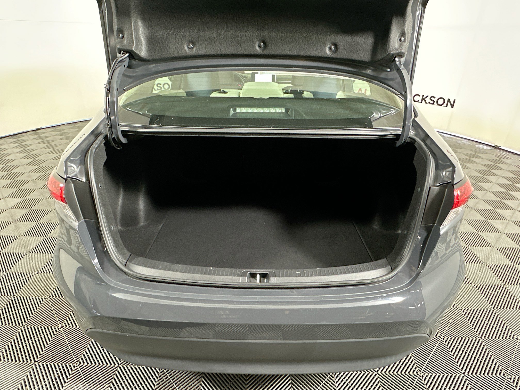 Certified 2023 Toyota Corolla LE image 30