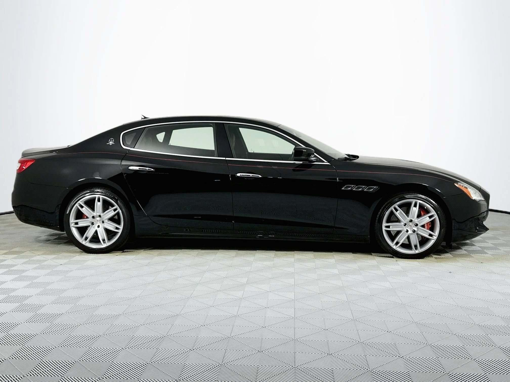 Used 2015 Maserati Quattroporte GTS RWD image 4