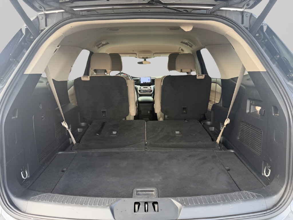 Used 2023 Ford Explorer XLT RWD image 23