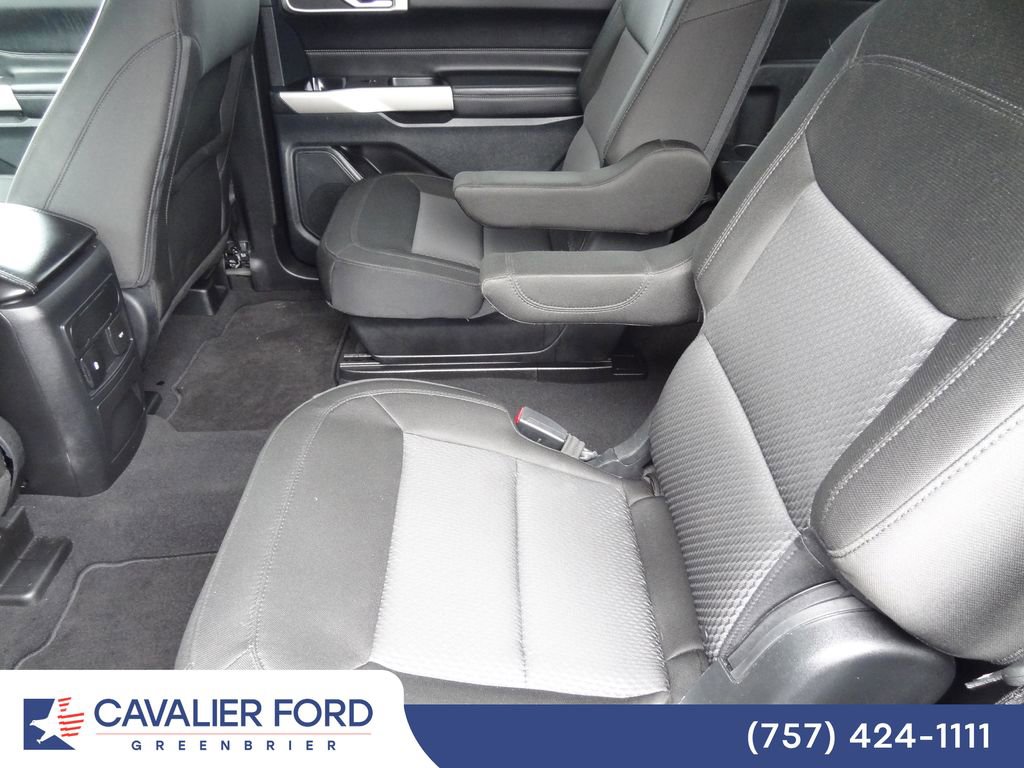 Certified 2023 Ford Explorer XLT w/ Class IV Trailer Tow Package AWD/4WD image 8