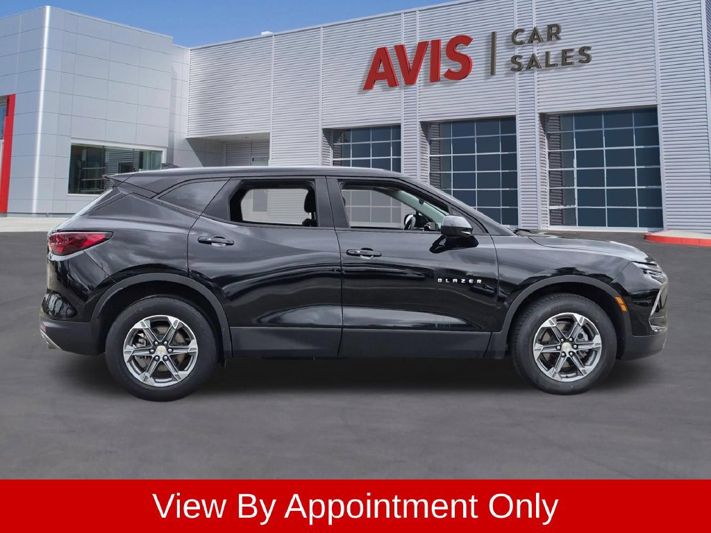Used 2025 Chevrolet Blazer LT FWD image 5