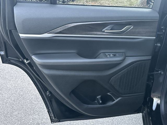New 2026 Jeep Grand Cherokee Altitude RWD image 21