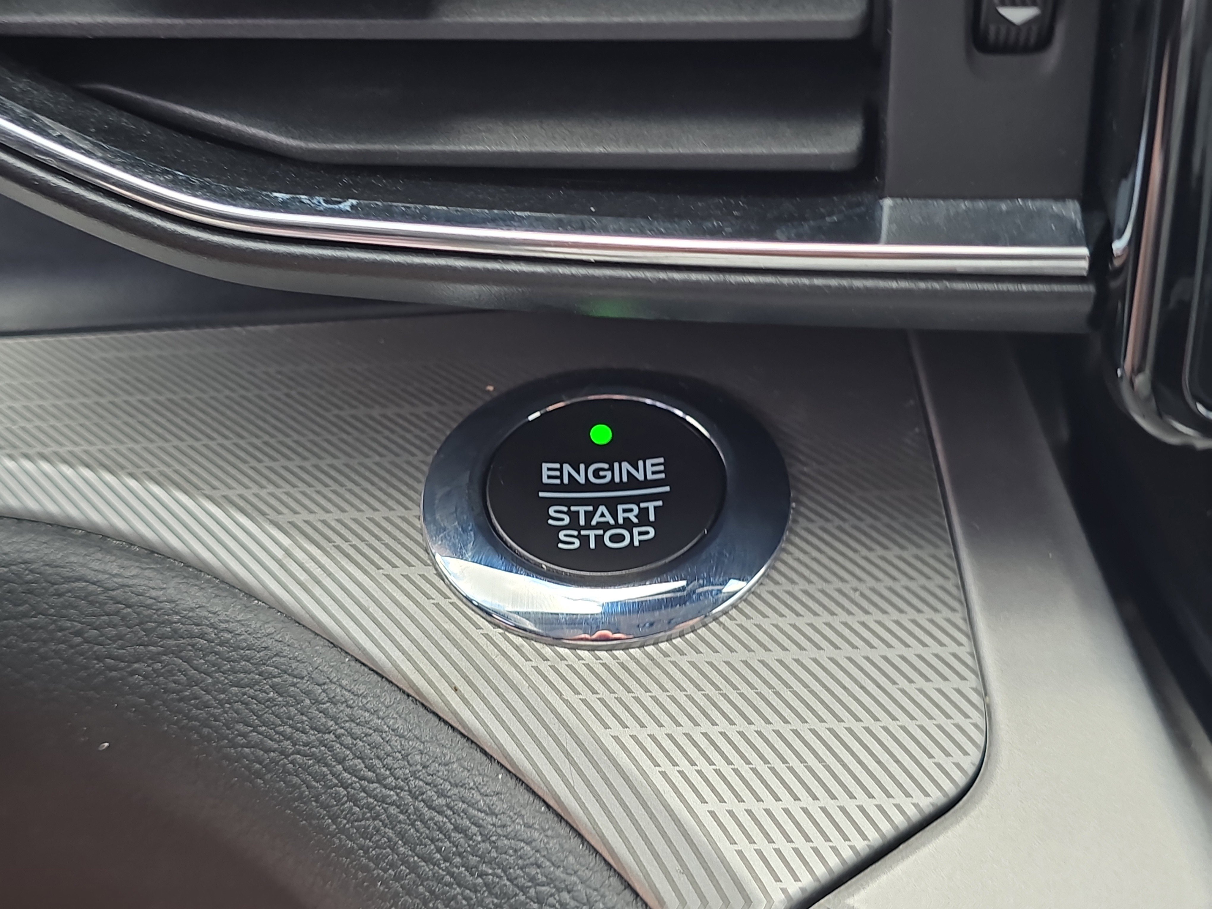 Used 2021 Ford Explorer XLT w/ Equipment Group 202A image 28