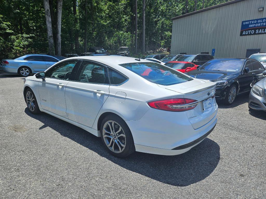 Used 2017 Ford Fusion SE w/ Equipment Group 601A FWD image 9