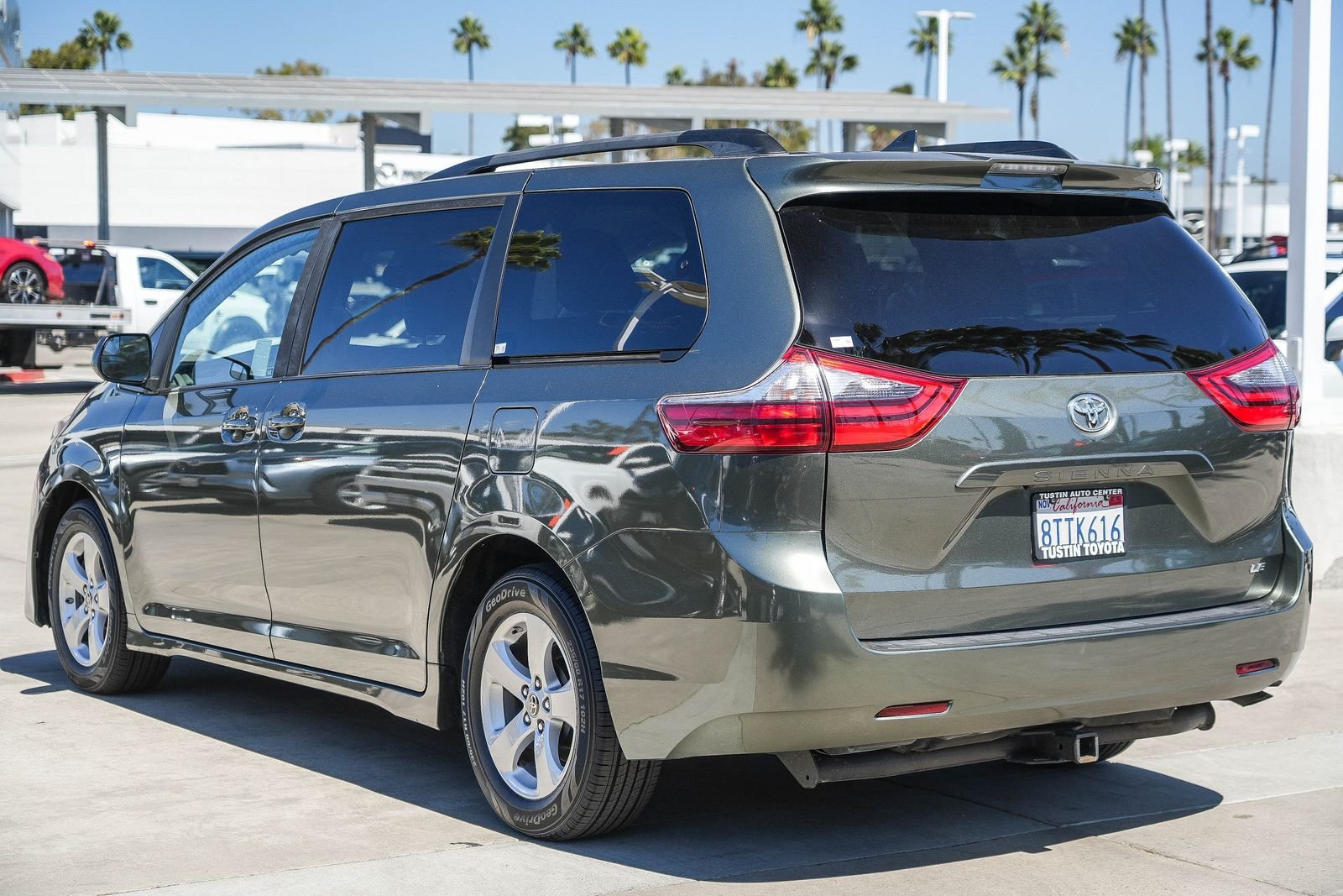 Certified 2020 Toyota Sienna LE w/ Carpet Mat Package FWD image 8
